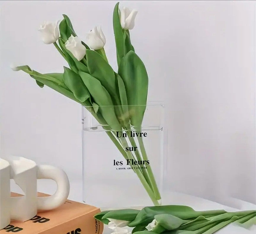 Vase Littéraire Transparent : L'Élégance à Travers les Pages